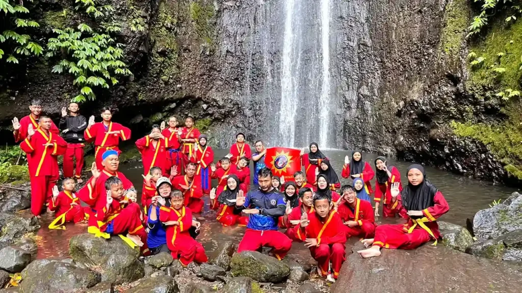 Tradisi Keakraban dan Spiritual Tapak Suci Cabang 128 Sambikerep