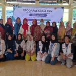 Mengintip Workshop Pembuatan Lilin Aromaterapi dari Minyak Jelantah oleh Mahasiswa KKN UM Surabaya