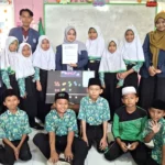 Inovatif! Mahasiswa KKN UMG Kenalkan Media Ajar OPICA di MI Islamiyah Desa Ganggang