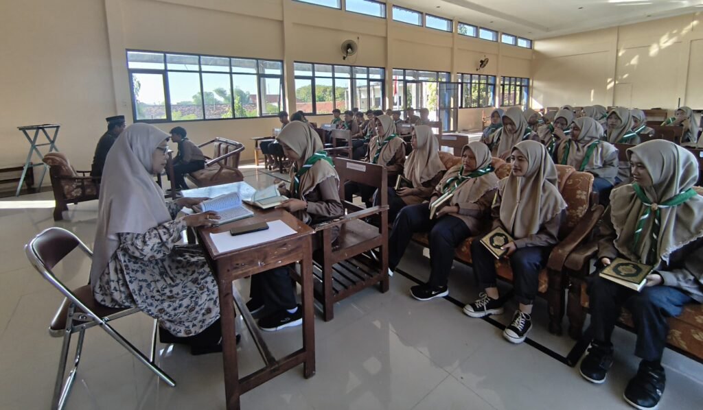SMAM 4 Sidayu Terapkan Program Sahabat Al Quran