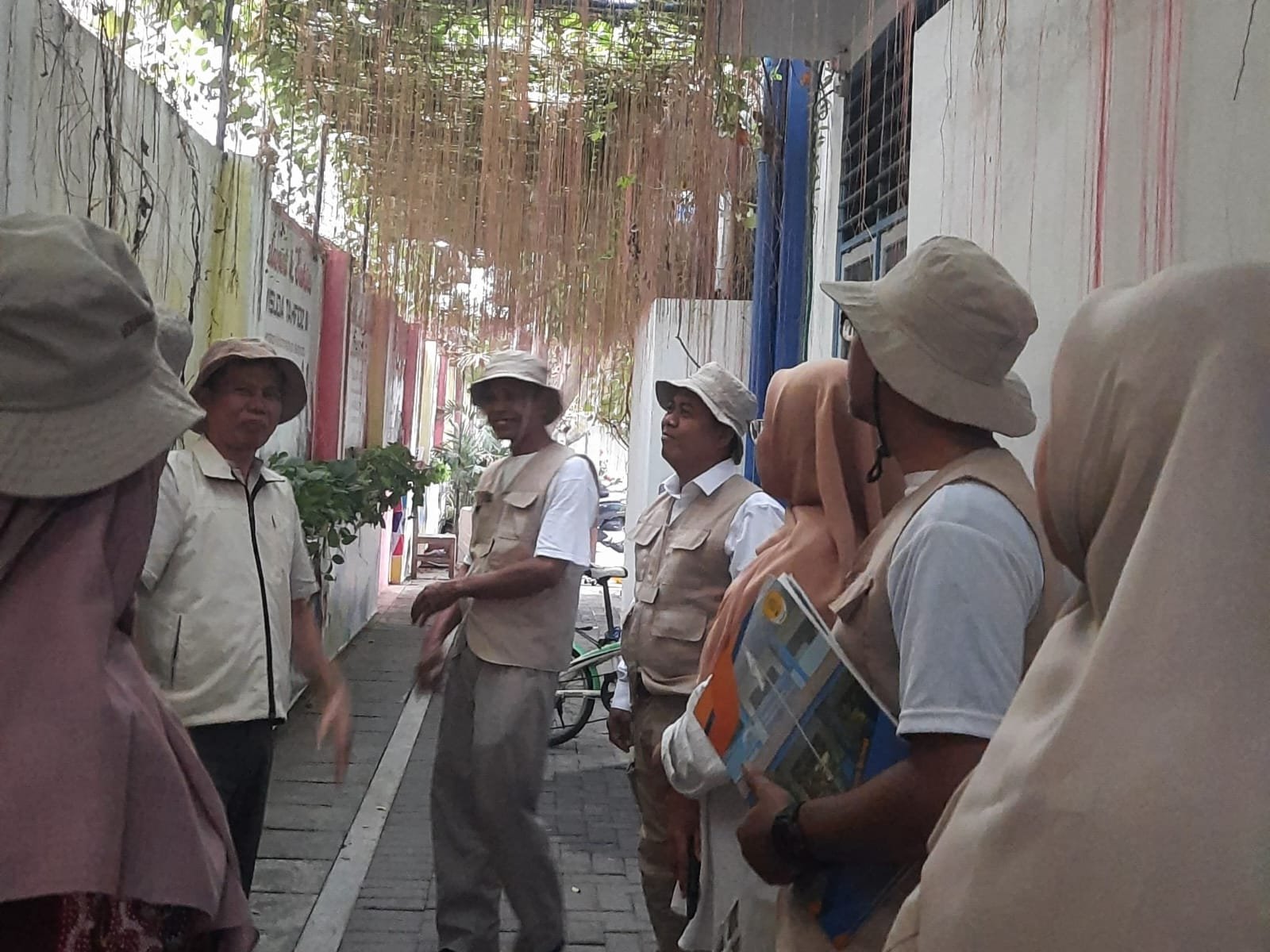 Juri LLSMMS Terhipnotis Oleh Kerindangan Lingkungan SD Mugres Kampus B