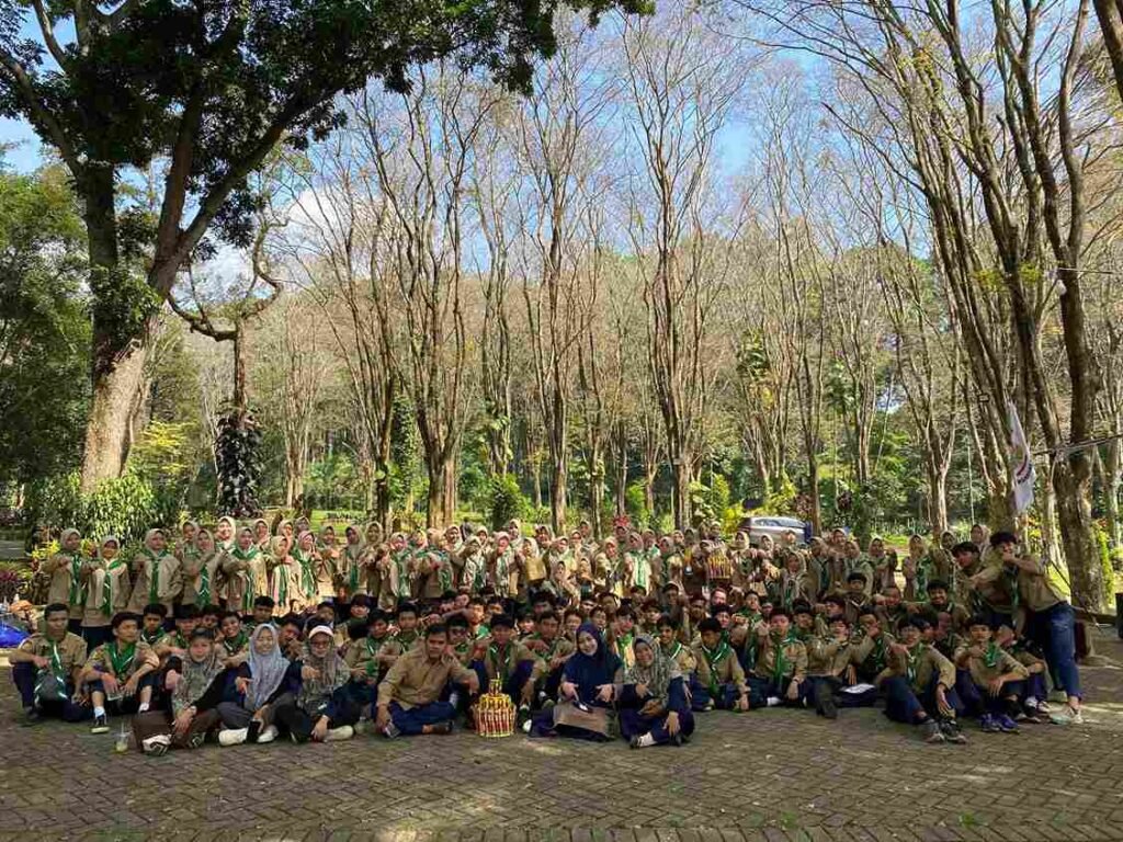 Transformasi Diri dan Semangat Kebersamaan di HW Camp 2025 SMA Muhammadiyah 7 Surabaya