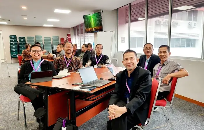 Pahami Pembelajaran Berbasis AI, Kepala SMPM 8 Batu Ikuti Program AI for Education di Singapura
