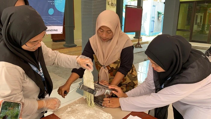 Mahasiswa KKN UMG Kenalkan MIKUNG, Makanan Lezat Bergizi Tinggi