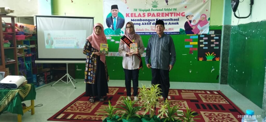 Pentingnya Komunikasi Dibahas pada Kelas Parenting di TK ABA 06 Surabaya