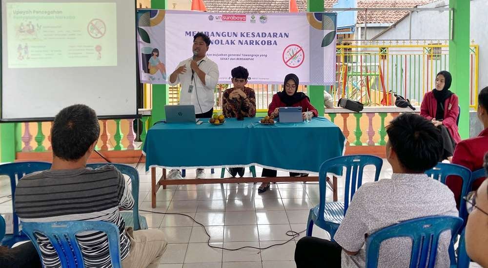 KKN UM Surabaya Adakan Seminar Anti Narkoba di Dusun Pateguhan