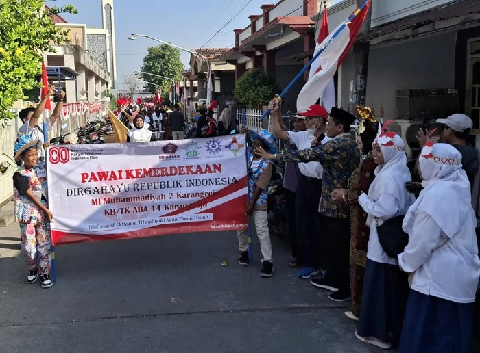 Peringati HUT ke-80 RI, Mimdaka Gelar Karnaval Meriah