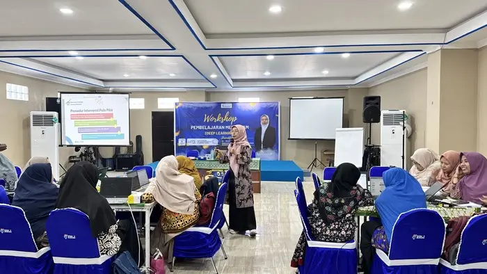 40 Guru SD Ikrom Dalami Strategi Pembelajaran dengan Sentuhan AI