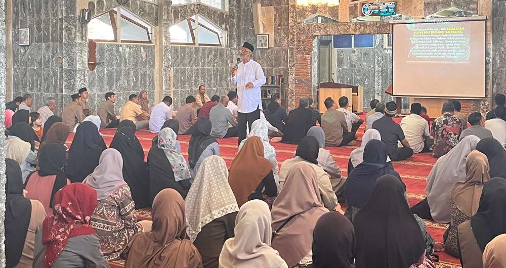 Parenting SMP Muhammadiyah 8 Batu: Orang Tua sebagai Teladan