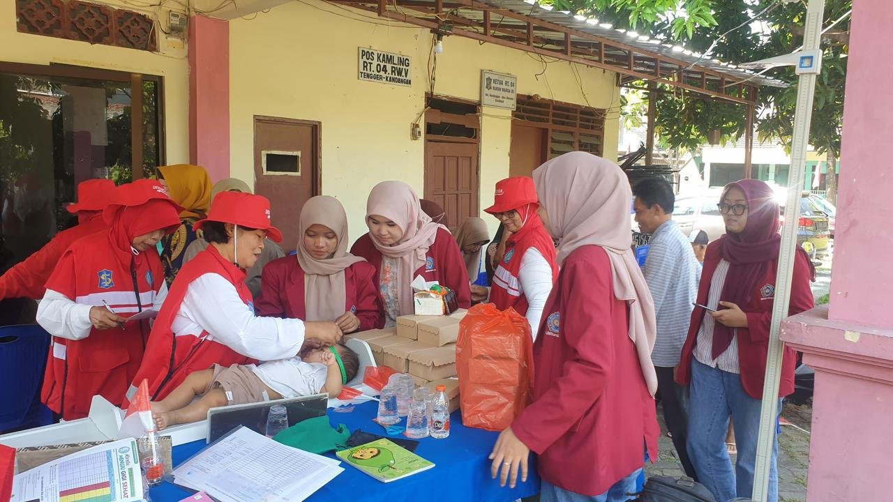 KKN UM Surabaya Dorong Digitalisasi Posyandu Lewat Aplikasi GENC