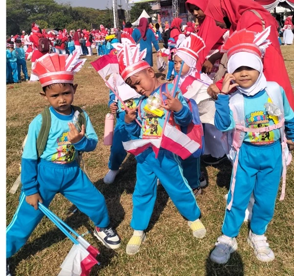 TK ABA 11 Ngelom Meriahkan Hari Anak Nasional di Pasmar 2 Sidoarjo