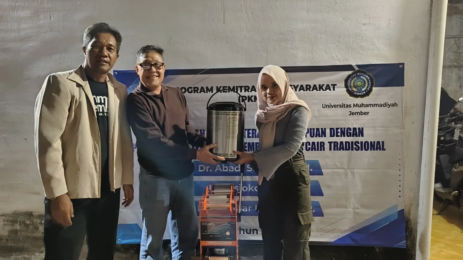 UM Jember Dampingi Produsen Jamu Tradisional di Jember Tingkatkan Produksi dan Pemasaran