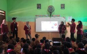 KKN UM Surabaya Gelar Sosialisasi PHBS dan Cegah Cacingan Sejak Dini pada Siswa SDN II Tawangrejo