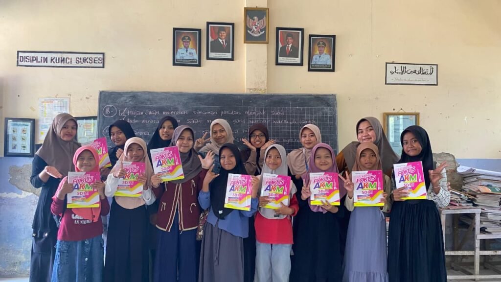 KKN UMG Kelompok 23 Bantu Siswa Wotansari Siap Hadapi AKM lewat Bimbel Seru