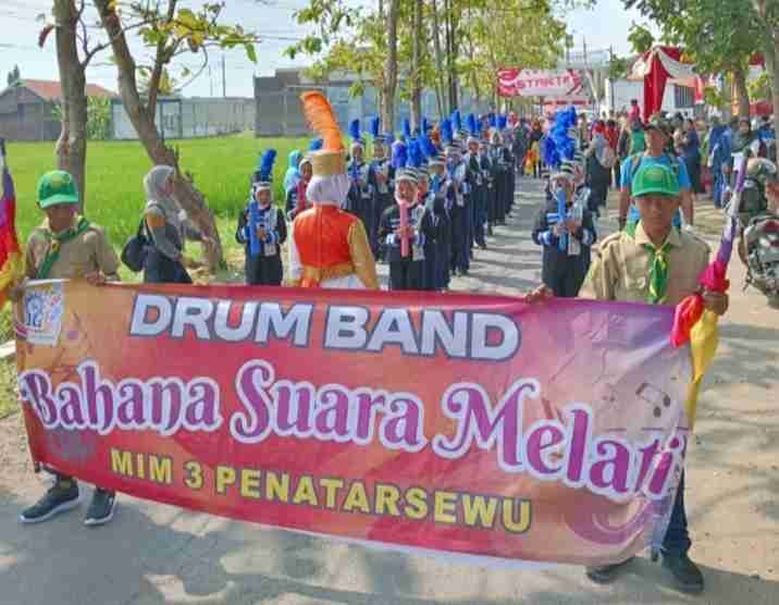 Drumband Bahana Suara Melati dari Mug@star Meriahkan Gerak Jalan HUT RI ke-80 di Tanggulangin