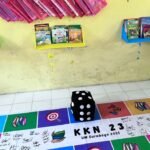 Monopoli Literasi Jadi Konsep yang Diusung Mahasiswa KKN UM Surabaya untuk Tingkatkan Minat Baca Murid SDN Sawahan 01