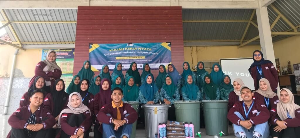 Mahasiswa KKN UMG Sosialisasikan Budidakmber bersama PKK Desa Wonorejo