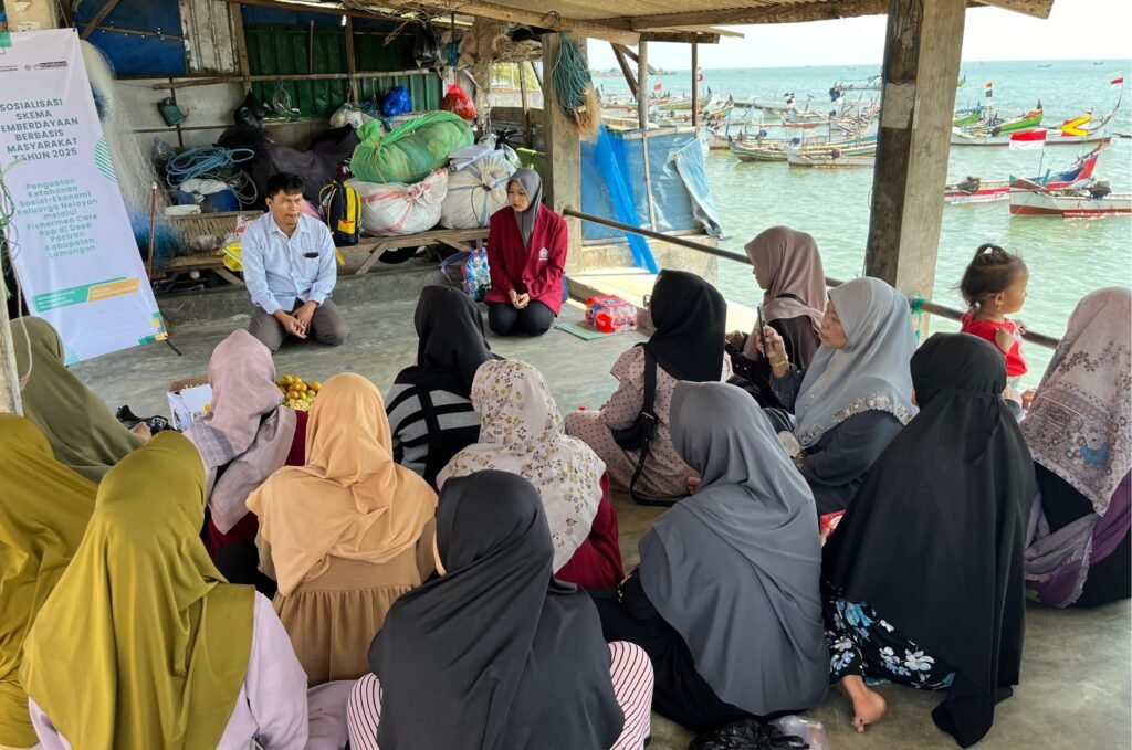 Dosen UM Surabaya Kembangkan Penguatan Tiga Pilar untuk Nelayan Paciran Berdaya