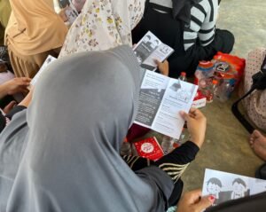 Dosen UM Surabaya Adakan Penyuluhan Pentingnya Literasi Finansial untuk Ketahanan Keluarga (2). (Istimewa/PWMU.CO)