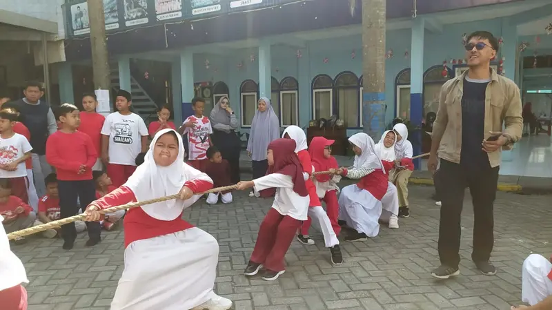 Tarik Tambang hingga Makan Kerupuk! SD Muhammadiyah 3 ICP Rayakan Kemerdekaan dengan Keceriaan