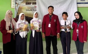 Seni sebagai Pelampiasan, Mahasiswa KKN UM Surabaya Beri Ruang Aman