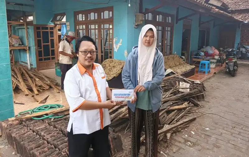 Lazismu Demak Salurkan Bantuan Benah Rumah untuk Warga Mutih Wetan