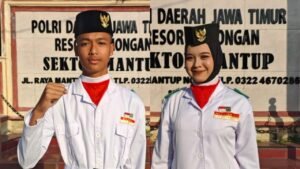 Dua Siswa SMK Muhammadiyah 10 Mantup Terpilih Jadi Paskibra HUT RI ke-80 Kecamatan Mantup