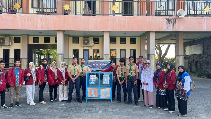 IPM dan Mahasiswa KKN Umsida Kolaborasi Wujudkan Bank Sampah di Smamuga Tulangan