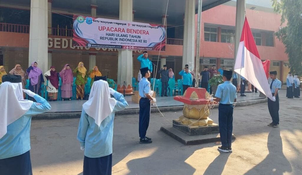 Menumbuhkan Jiwa Nasionalis Melalui Upacara Bendera bersama MTs dan SD Aisyiyah 1 Nganjuk