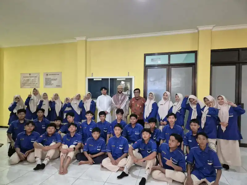 Sedekah Jari: SMK Milan Belajar Kekuatan Media Sosial dari Guru Tamu Palestina