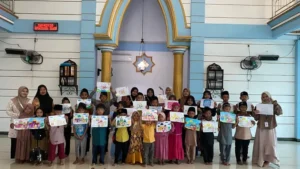 Belajar Al-Quran Jadi Lebih Asyik, Mahasiswa KKN UMG Ajak Anak-Anak TPQ Al-Hikmah Murajaah Sambil Mewarnai