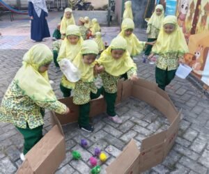Hadiah Langsung Dibawa Pulang, KB–TK ‘Aisyiyah 49 Griya Kencana Gelar Lomba Tangkap Ayam