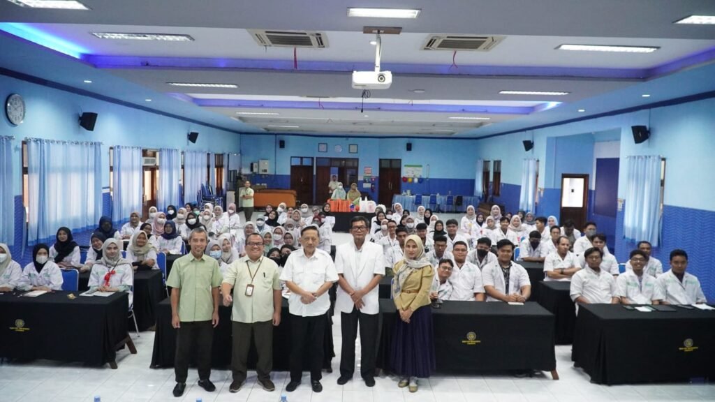 Serah Terima Dokter Muda FK UM Surabaya ke RS Muhammadiyah Lamongan, Siap Tempuh Kepaniteraan Klinik