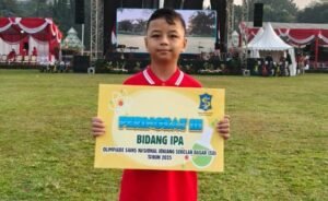 Siswa M18 Surabaya Berprestasi: Zafran Azka Harymulya Raih Penghargaan di Hari Anak Nasional