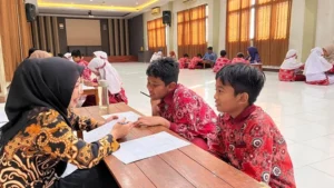 Antusias Jelajahi Dunia Diri, Siswa SD Muhammadiyah Manyar Ikuti Psikotes