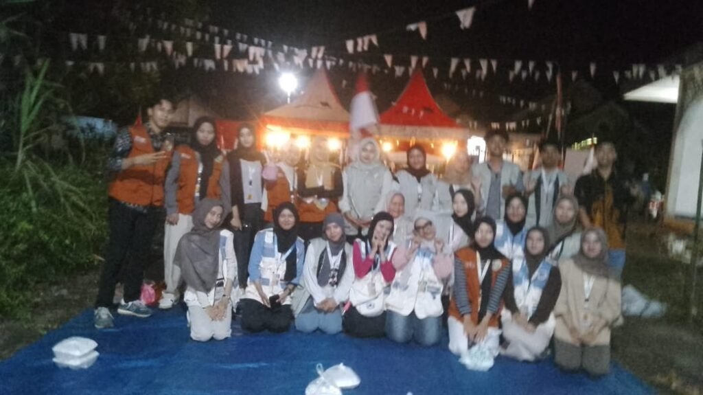 Mahasiswa KKN UAD Terharu Mengikuti Malam Renungan Desa Setail