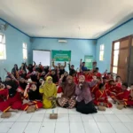Pengabdian Masyarakat UM Surabaya Kenalkan Ekosistem Mangrove ke Siswa SD Bahari