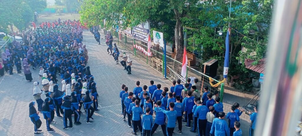Maumere Menambah Semangat Kemerdekaan di SD Muhammadiyah 1 Krian