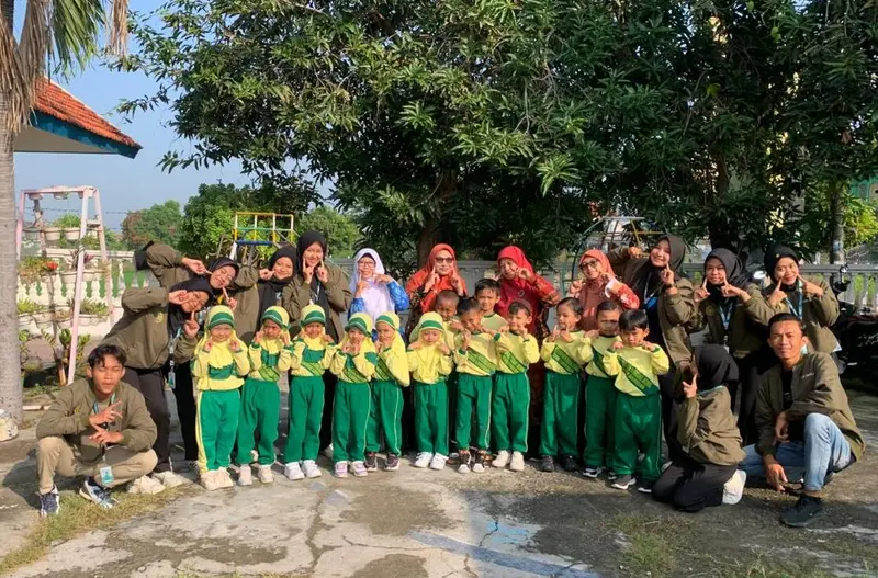 KKN ITBAD Lamongan Ajarkan Literasi Keuangan melalui Kaleng Tabungan