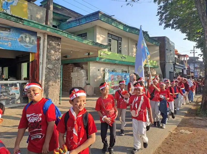 Fun Walk 80 Tahun Indonesia Merdeka: Ajang Kolaborasi dan Silaturahmi SD Mupat Malang