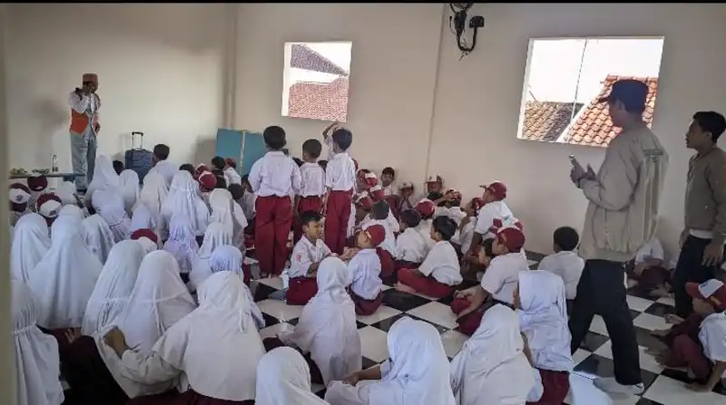 MI Muhammadiyah 09 Labuhan Gelar Seminar Mendongeng Bersama Mahasiswa KKN IAI Tabah