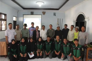 Dukung Pengendalian Lalat Buah, Mahasiswa Agroteknologi UMM Kenalkan Pestisida Nabati