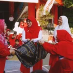 Serunya Guru dan Karyawan SD Mugres Meriahkan HUT ke-80 RI dengan Voli Sarung dan Estafet Air