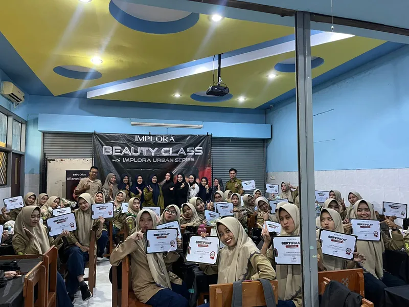 SMK Mudisa Gandeng Kosmetik Implora Gelar Kelas Kecantikan