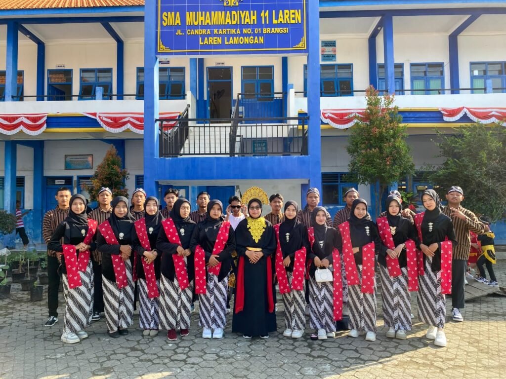 SMA Muhammadiyah 11 Laren Unjuk Kreativitas di Karnaval Perguruan Muhammadiyah Brangsi