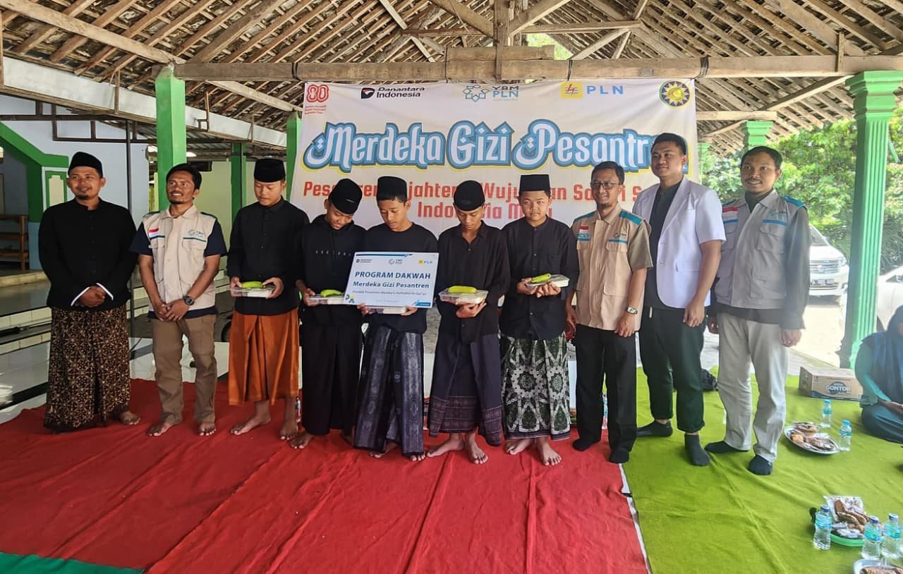 Kolaborasi YBM PLN Kediri dan RS Muhammadiyah Siti Khodijah: Layanan Kesehatan Gratis untuk Santri