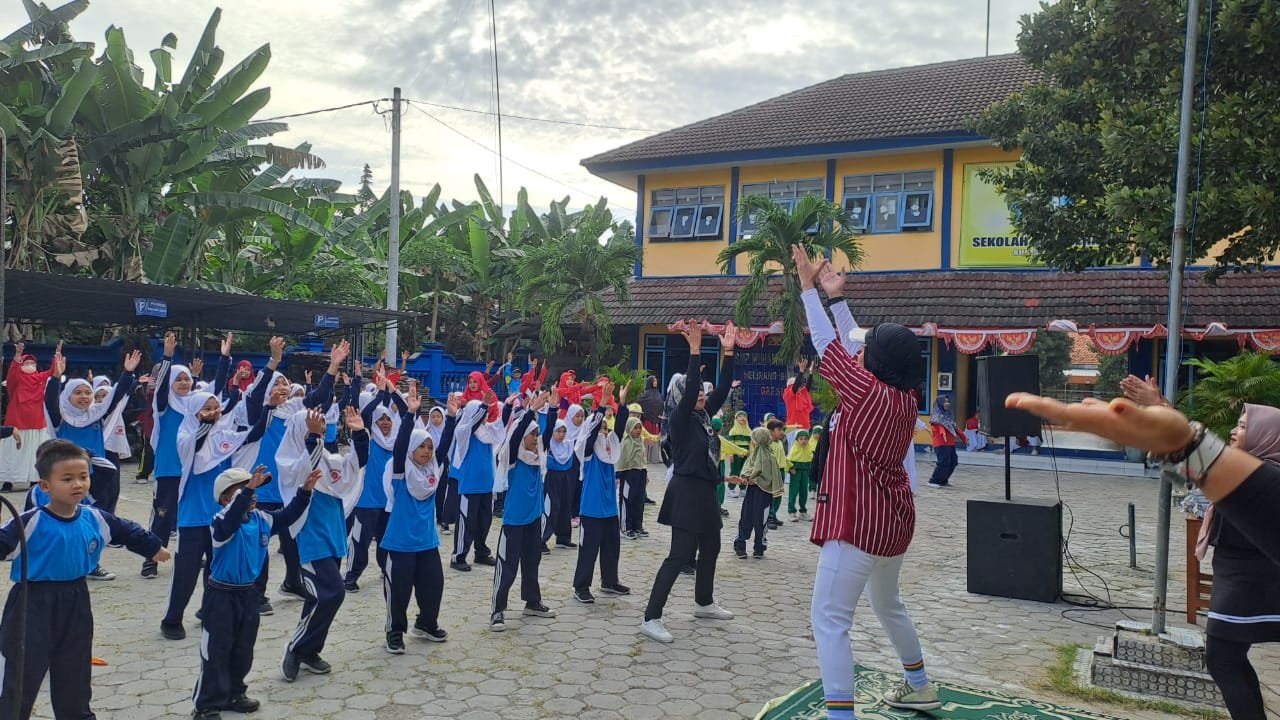 Merajut Kebersamaan, Mengukir Semangat: Semarak Kemerdekaan di SD Muhammadiyah Melirang