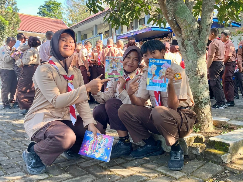 Mobil Terbang Goes to School Ajak Siswa SMKN 13 Malang Berpikir Kritis