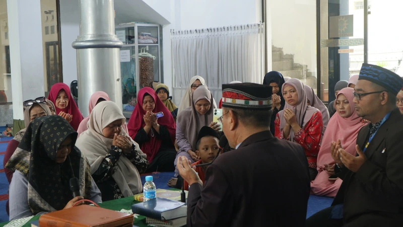 Hadiah Ulang Tahun, Ibu Ini Mantap Ucapkan Syahadat