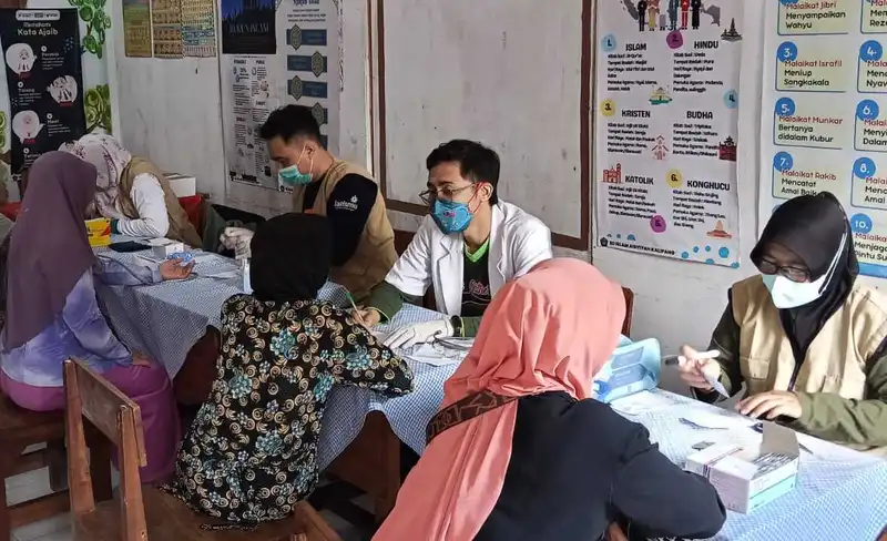 RSI Aminah Blitar Dukung Bakti Sosial Aisyiyah: Gelar Pengobatan Gratis di Kalipang